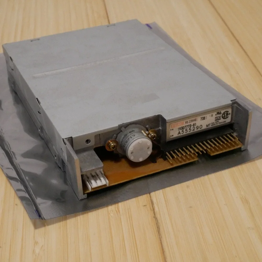 Teac 3.5 inch 1.44MB Internal Floppy Disk Drive FD-235HG Tested & Working - 16‎